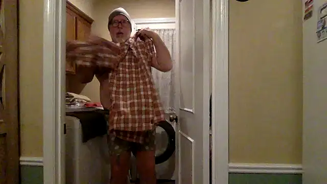 superbearboss online show from December 1, 12:24 am