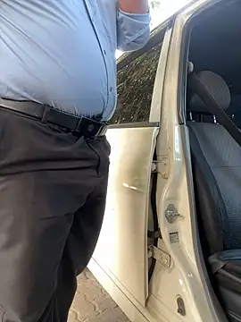 dam-her-boy online show from February 23, 11:45 am