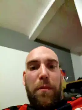 Snapshot of Smokeym123 chatting on March 13, 10:32 pm Smokeym123 online show from March 13, 10:32 pm