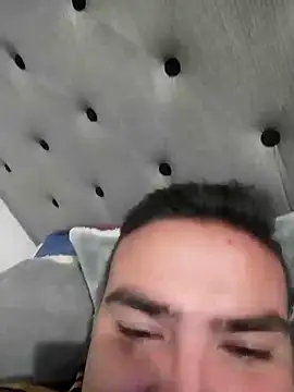 Snapshot of Andy-rtg chatting on March 21, 2:18 am Andy-rtg online show from March 21, 2:18 am