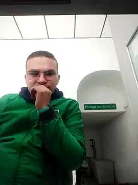 Snapshot of Andy-rtg chatting on March 10, 1:21 pm Andy-rtg online show from March 10, 1:21 pm