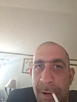 mayg online show from April 16, 2:06 pm