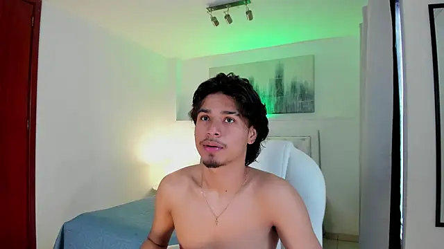 MathewAdams online show from November 28, 6:32 pm