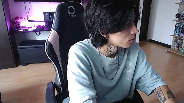 xIce Boy online show from December 5, 1:51 pm