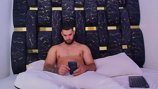 chris blake   online show from November 24, 6:42 pm