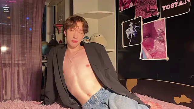 vogueslay online show from June 11, 6:06 pm