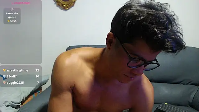 Snapshot of Christian_Musclet4 chatting on October 20, 11:36 am Christian Musclet4 online show from October 20, 11:36 am