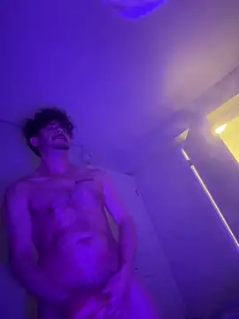 VicS119717 online show from March 23, 4:05 am