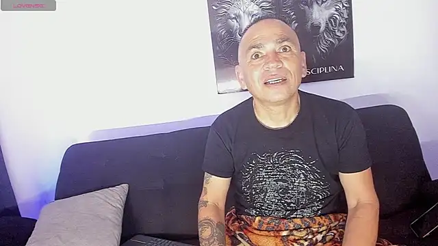 mateocali25 online show from October 13, 6:25 pm