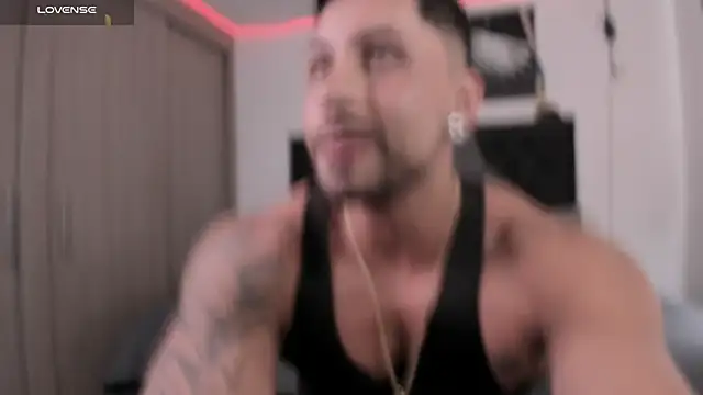 santi aesthetic online show from November 24, 4:08 pm