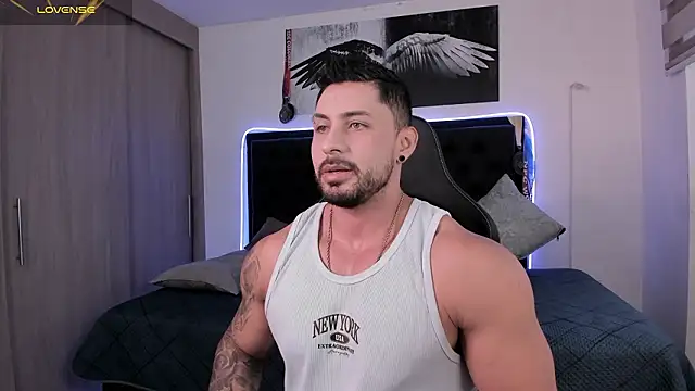 santi aesthetic online show from February 23, 11:06 pm