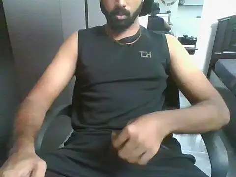 lovelyakash69 online show from July 25, 8:00 am