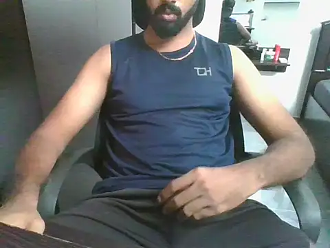 lovelyakash69 online show from June 13, 7:28 am