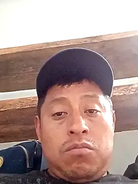 luuiss12 online show from September 12, 9:59 pm