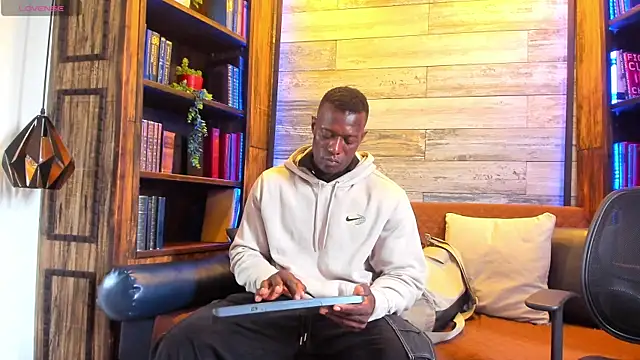 MarcusBlack  online show from July 18, 12:43 pm