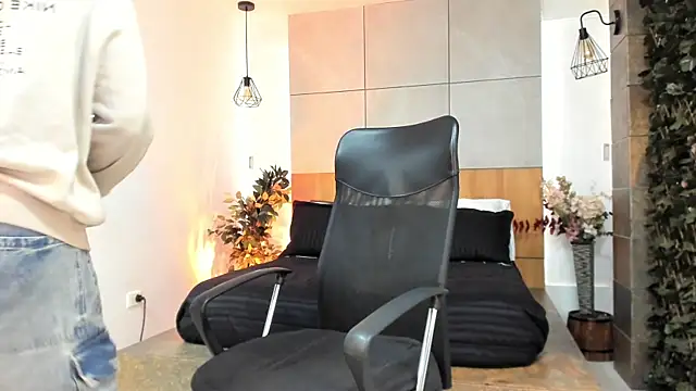 MarcusBlack  online show from July 24, 12:01 pm