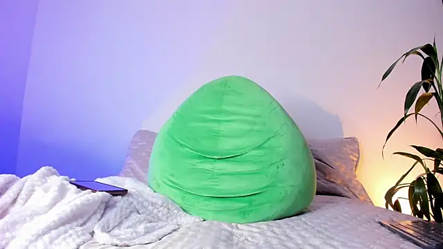 asmodeo 33 online show from November 1, 5:00 am