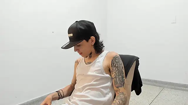 StraightBoy Nick online show from March 26, 5:33 am