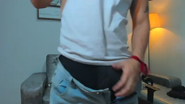 Xfire boy69 online show from December 15, 10:40 pm