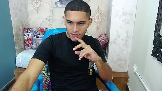 Snapshot of Derek_Storm_ chatting on September 24, 2:33 am Derek Storm  online show from September 24, 2:33 am