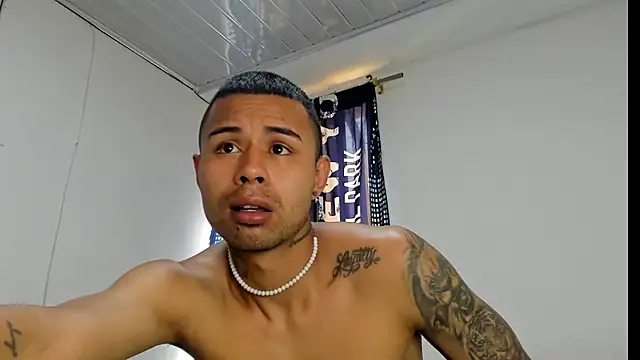  Logan Colton  online show from November 18, 5:27 pm