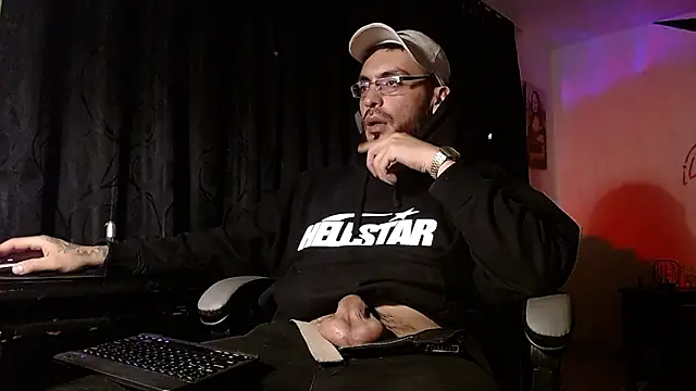 malek xarx  online show from February 15, 7:51 am