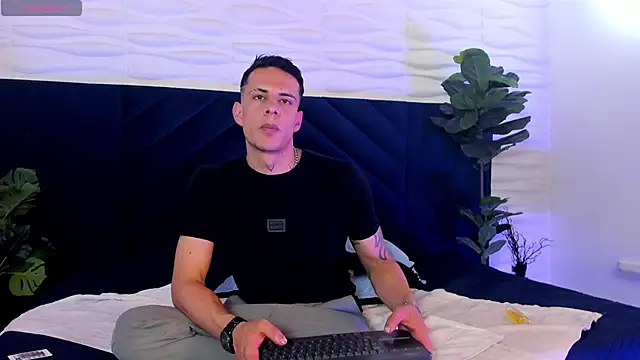 Dustin Sonne online show from November 27, 4:05 am