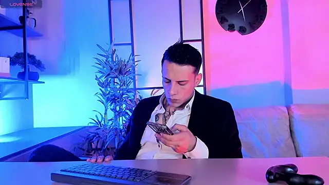 Dustin Sonne online show from December 5, 3:57 am