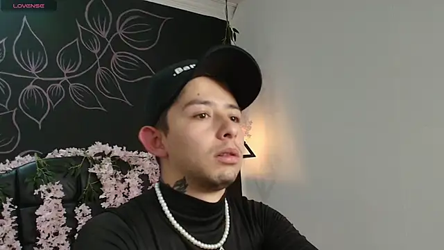 Aleecandrews online show from November 11, 7:19 pm