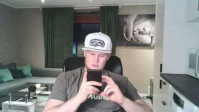 Dartanjanas13 online show from March 1, 5:34 pm