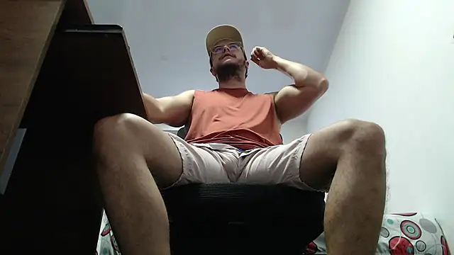 cloudsxxx online show from September 25, 2:27 pm