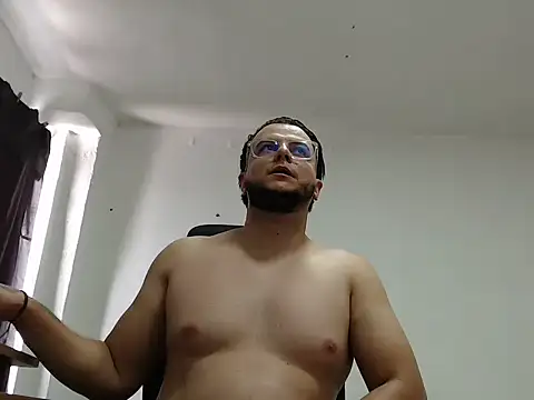 cloudsxxx online show from April 6, 5:14 pm