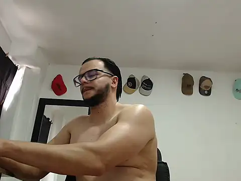 cloudsxxx online show from February 21, 8:10 pm