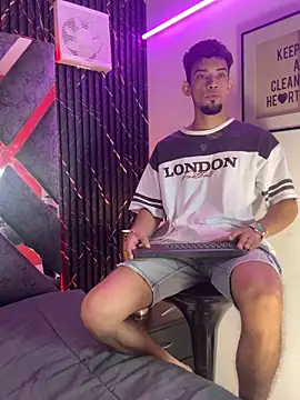 prince arthur77 online show from June 19, 1:38 pm