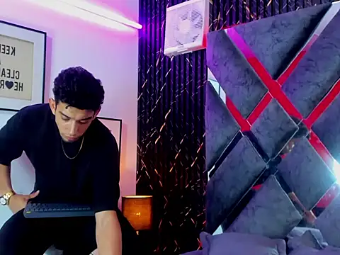 prince arthur77 online show from June 21, 4:12 pm
