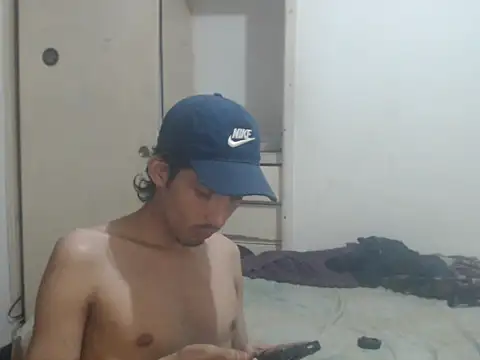snackontime18 online show from August 1, 2:43 am