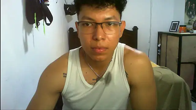 Karim jensen online show from April 15, 11:37 pm