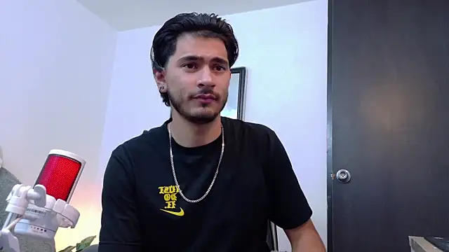 Elian savoy online show from June 19, 3:23 am