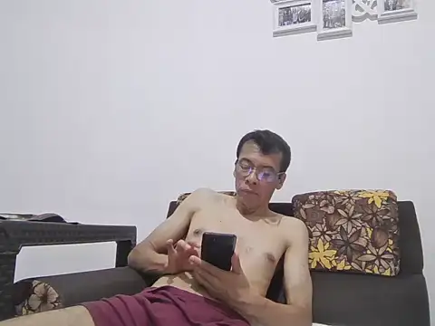 skinnylatino51 online show from July 20, 1:23 am