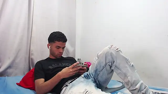 camillo beischel  online show from January 5, 8:01 pm