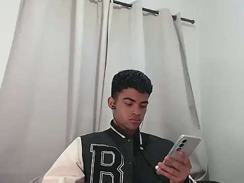 Snapshot of camillo_beischel_ chatting on September 30, 7:39 pm camillo beischel online show from September 30, 7:39 pm