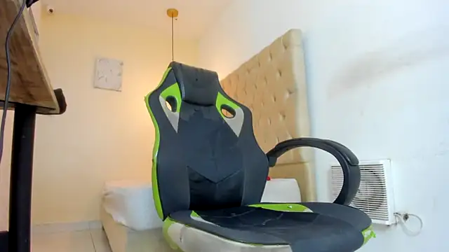 Darkknightx01 online show from December 1, 2:03 am