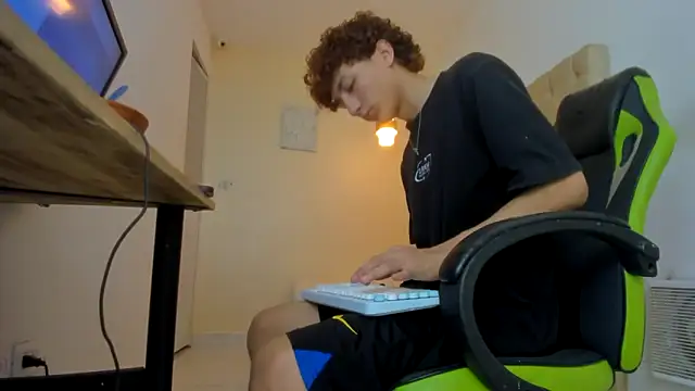 Darkknightx01 online show from November 30, 2:02 am