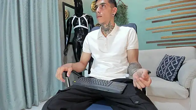 jharol cardonaa online show from November 19, 1:38 am