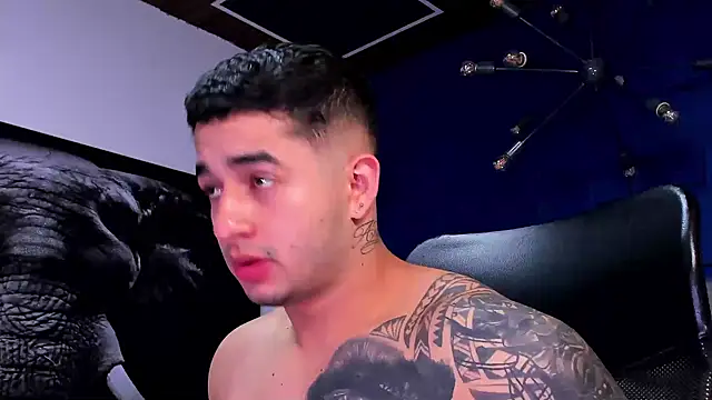 king falconer online show from December 14, 1:34 am