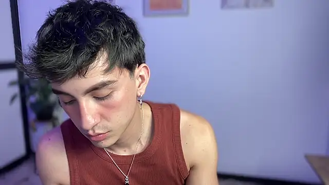 sweettaaron01 online show from May 19, 12:59 am