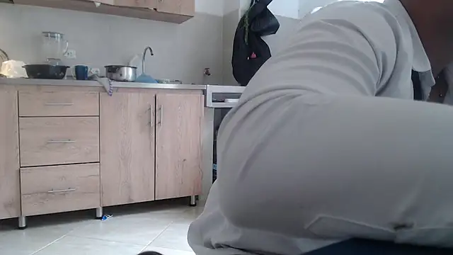 Hiroshi Shen online show from April 29, 3:38 pm