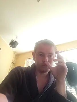 piercingpik online show from April 5, 11:50 am