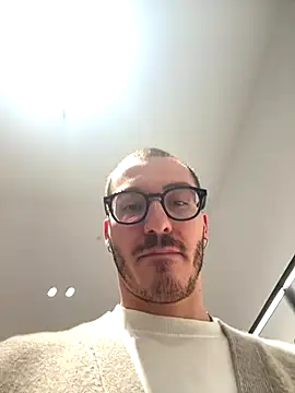 xAaronx9095 online show from September 25, 7:29 am