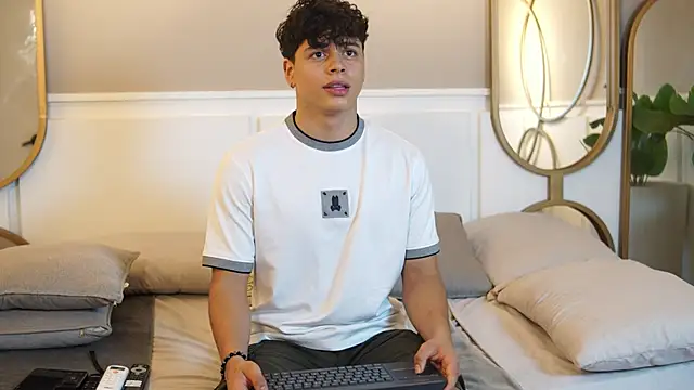 Ethan occonor online show from October 21, 7:06 pm